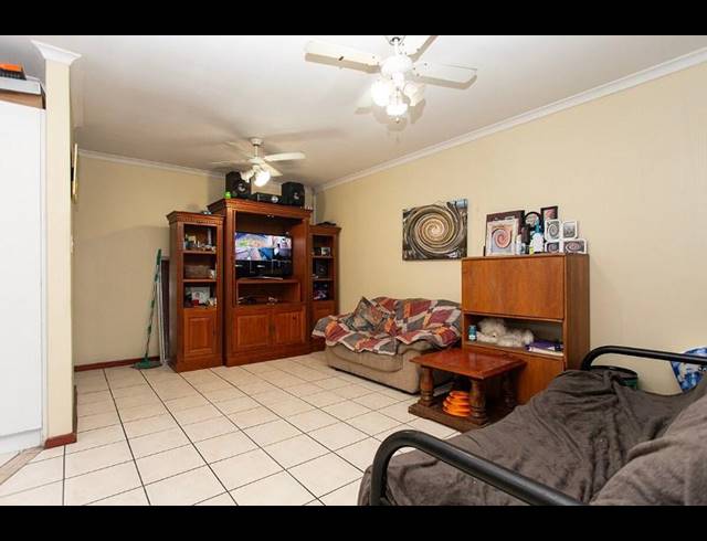 3 BEDROOM TOWNHOUSE FOR SALE IN PEERLESS PARK WEST